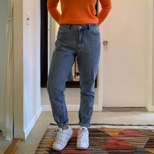 Relaxed mom jeans